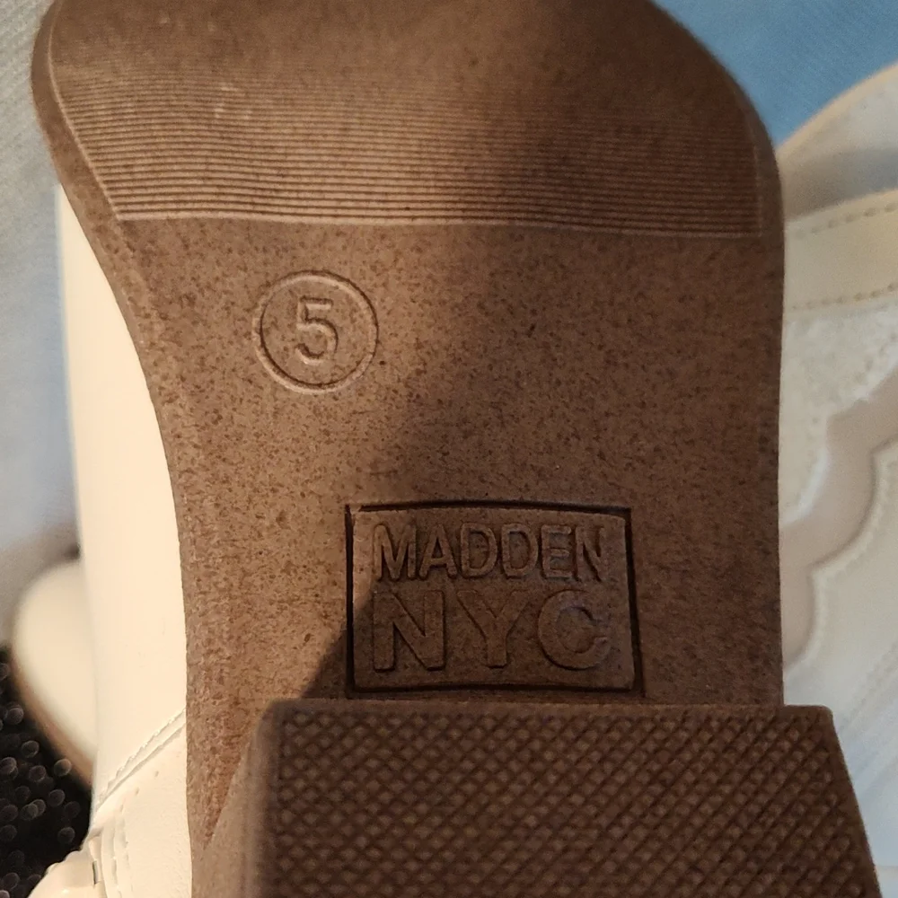 Madden NYC Boots - Picture 9 of 9